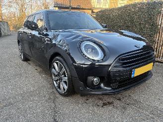 Damaged car Mini Clubman 1.5 TSI AUTOMAAT -LEER- PANORAMA 140 PK 2023/10