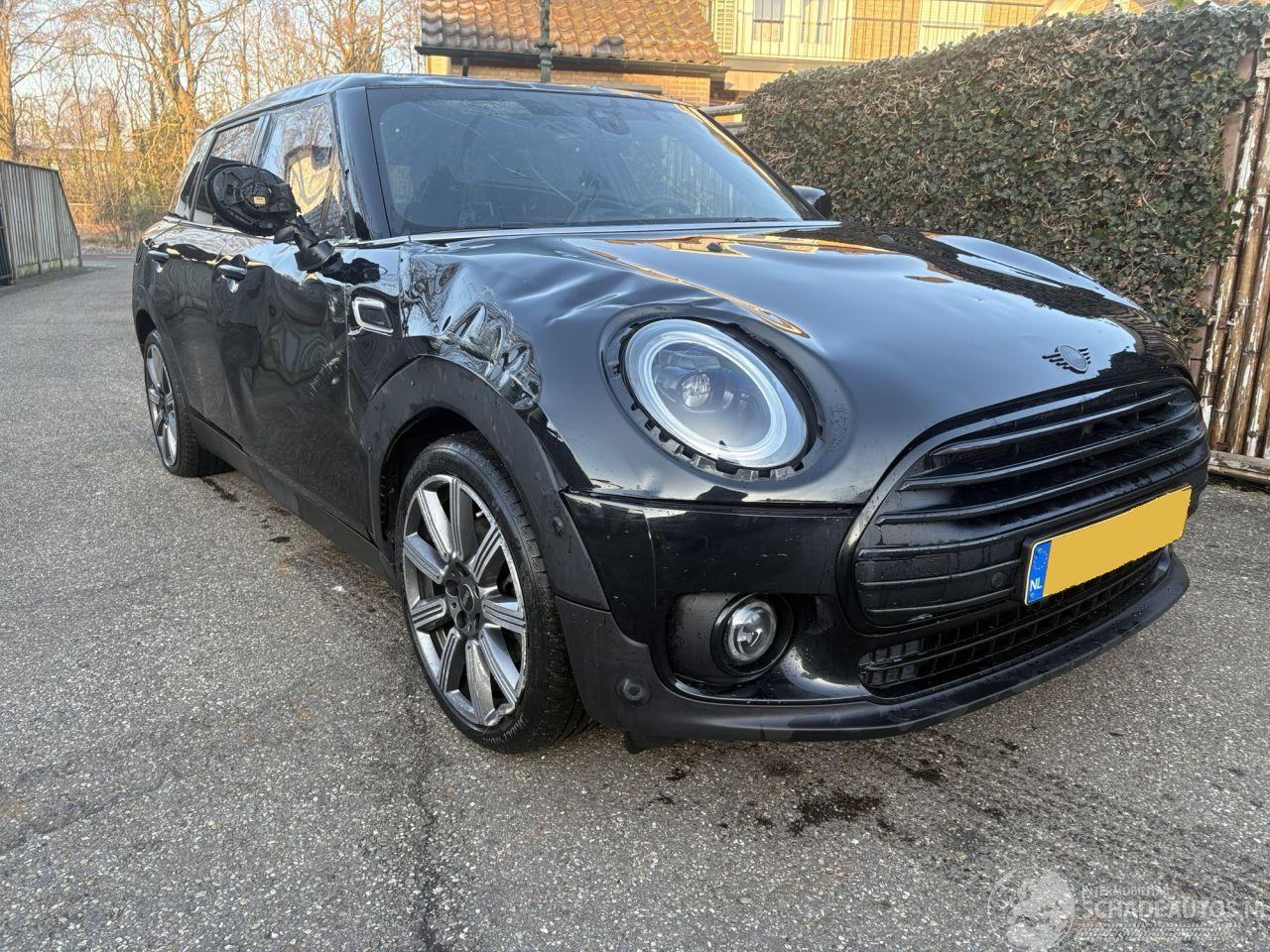 Mini Clubman 1.5 TSI AUTOMAAT -LEER- PANORAMA 140 PK