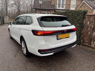 krockskadad bil auto Volkswagen Passat 1.5 eHybrid SPORT AUTOMAAT 225 PK 2024/12