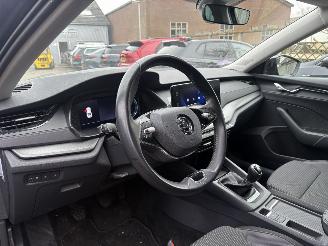 Skoda Octavia 1.0 TSI SPORT 110 PK NAP NIEUWSTAAT picture 14