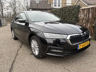 Schadeauto Skoda Octavia 1.0 TSI SPORT 110 PK NAP NIEUWSTAAT 2022/11