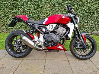 krockskadad bil motor Honda  CB1000R SC-R Custom Naked Race 2018/1