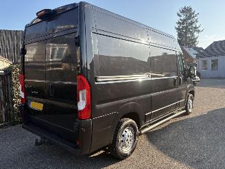 skadebil bedrijf Peugeot Boxer 330 2.2 BlueHDi 140 L2H2 Premium 140PK geen schade 2022/2