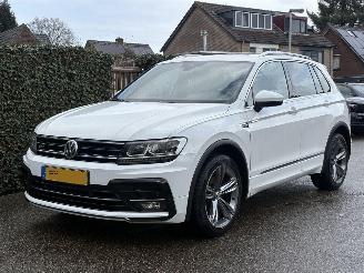  Volkswagen Tiguan 1.4 TSI R-SPORT PANORAMA AUTOMAAT 150PK 2017/10