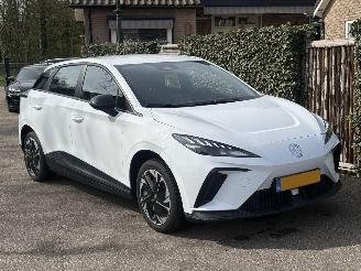 Schadeauto MG MG4 51 kWh  243PK 350KM ACTIERADIUS 2023/12