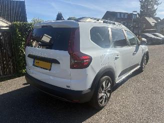 Vaurioauto  passenger cars Dacia Jogger 1.0 TCe 100 ECO-G Expression 7 persoons 2025/4