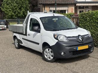 damaged passenger cars Renault Kangoo E.Z PICK-UP MET EIGEN ACCU 2020/6
