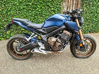 krockskadad bil motor Honda CB 650 R Neo Sp Café 2023/6
