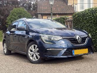 damaged passenger cars Renault Mégane 1.3 TCe Limited 116PK 2020/7