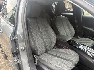 Peugeot 208 1.2 Hybrid 110 e-DCS6 SPORT AUTOMAAT 101PK picture 14