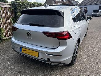 Volkswagen Golf 1.5 e-TSI AUTOMAAT -PANO -SPORT picture 4