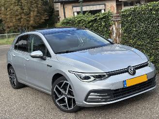 krockskadad bil auto Volkswagen Golf 1.5 e-TSI AUTOMAAT -PANO -SPORT 2020/6