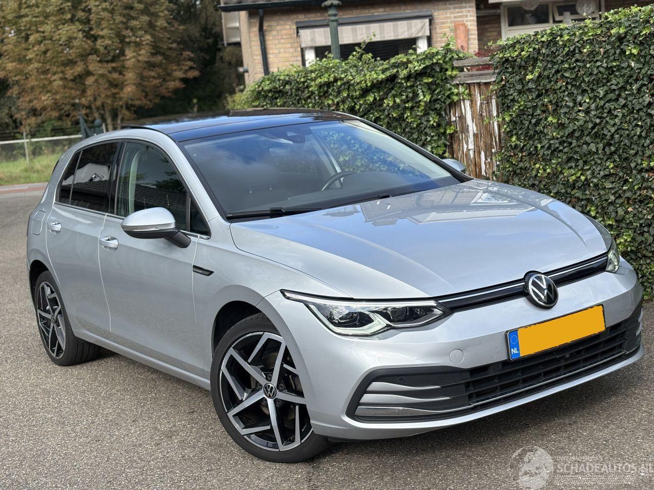 Volkswagen Golf 1.5 e-TSI AUTOMAAT -PANO -SPORT