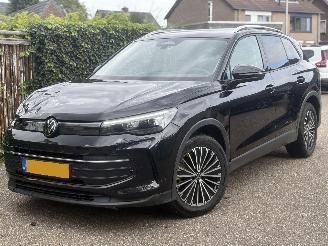 damaged passenger cars Volkswagen Tiguan 1.5 eTSI SPORT EDIT 150 PK HYBRIDE 2024/4