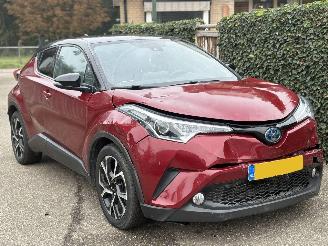Vaurioauto  passenger cars Toyota C-HR 1.8 HYBRID BI-TONE AUTOMAAT 2018/10