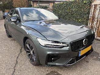 Volvo V-60 2.0 T6 Plug-in hybrid AWD Plus Dark AUTOMAAT 253PK picture 3
