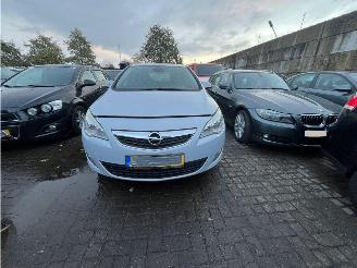 Voiture accidenté Opel Astra 1.4 Turbo 16V Hatchback 4Dr Benzine 1.364cc 88kW (120pk) FWD 2010-10/2015-10 (PD6EU; PE6EC; PE6EU; PF6EC; PF6EU) A14NET 2012/1