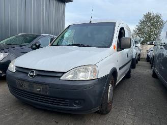 Voiture accidenté Opel Combo 1.3 CDTI 16V Bestel  Diesel 1.248cc 55kW (75pk) FWD 2005-10/2012-02  Z13DTJ; EURO4 2011/4