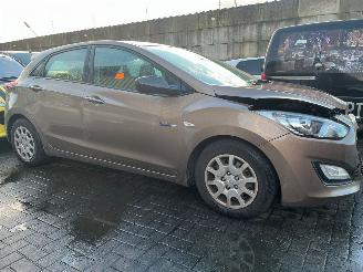 Hyundai I-30 1.6 GDI Blue 16V Hatchback  Benzine 1.591cc 99kW (135pk) FWD 2011-12/2016-12 (GDHB5P5; GDHB5P6; GDHB5PD; GDHB5PE) G4FD; EURO4 picture 7