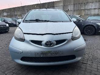 Coche accidentado Toyota Aygo 1.0 12V VVT-i Hatchback  Benzine 998cc 50kW (68pk) 2005/9