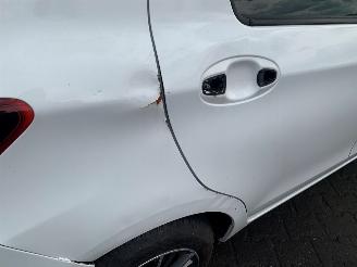 Toyota Yaris 1.0 12V VVT-i Hatchback  Benzine 998cc 51kW (69pk) picture 11