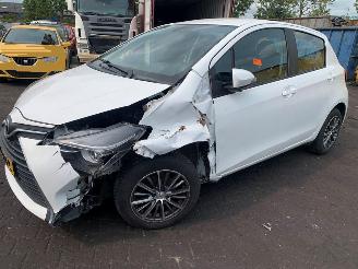 Toyota Yaris 1.0 12V VVT-i Hatchback  Benzine 998cc 51kW (69pk) picture 2