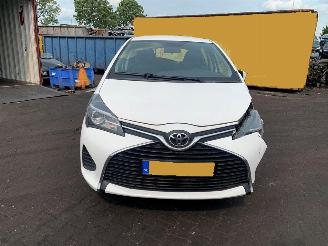 uszkodzony samochody osobowe Toyota Yaris 1.0 12V VVT-i Hatchback  Benzine 998cc 51kW (69pk) 2016/7