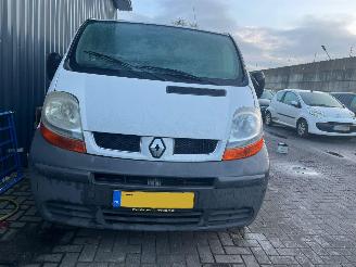 Damaged car Renault Trafic 1.9 dCi 82 16V Bestel  Diesel 1.870cc 60kW (82pk) 2006/10