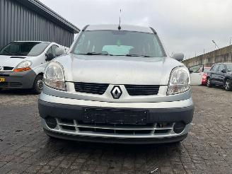Damaged car Renault Kangoo 1.6 16V MPV  Benzine 1.598cc 70kW (95pk) 2003/9