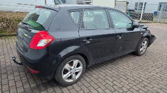 Kia Cee d 1.4 CVVT 16V Hatchback 4Dr Benzine 1.396cc 66kW (90pk) FWD 2009-09/2012-12 (EDB5PB; EDB5PD; EDB5PE) G4FA5 picture 5