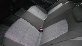 Kia Cee d 1.4 CVVT 16V Hatchback 4Dr Benzine 1.396cc 66kW (90pk) FWD 2009-09/2012-12 (EDB5PB; EDB5PD; EDB5PE) G4FA5 picture 18