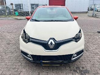 krockskadad bil auto Renault Captur 0.9 Energy TCE 12V SUV 2014/1