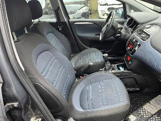 Fiat Punto Evo 1.3 JTD Multijet 85 16V Euro 5 Hatchback  Diesel 1.248cc 63kW (86pk) picture 19