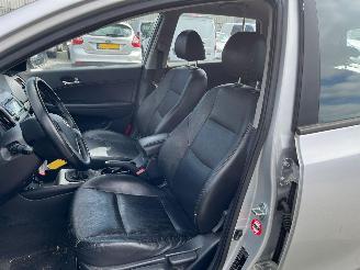 Hyundai I-30 KMHDC81DP9U023428 picture 25