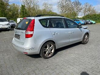 Hyundai I-30 KMHDC81DP9U023428 picture 10