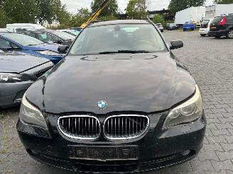 Voiture accidenté BMW 5-serie 523i 24V Combi/o  Benzine 2,497cc 130kW (177pk) RWD 2004-10/2007-02 (NL31; PU11) N52B25A 2006/2