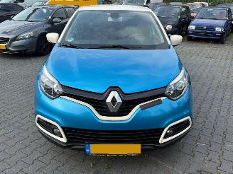 damaged passenger cars Renault Captur 0.9 Energy TCE 12V SUV  Benzine 898cc 66kW (90pk) 2014/2