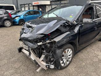 krockskadad bil auto Mercedes B-klasse B200 BLUE EFFICIENCY 2014/3