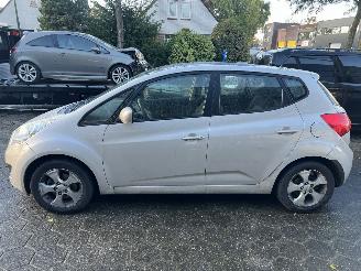 Kia Venga 1.6 CVVT X-ecutive AUTOMAAT picture 2