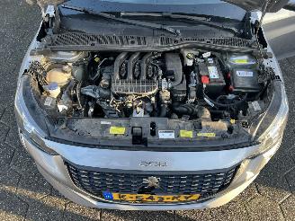 Peugeot 208 PureTech 75 picture 22