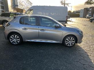 Peugeot 208 PureTech 75 picture 8