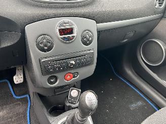 Renault Clio 1.6 Dynamique picture 12
