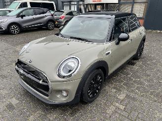 Schadeauto Mini Cooper 1.5 Pepper 2019/1