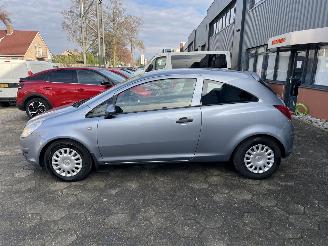 Opel Corsa 1.2 16V Essentia picture 2