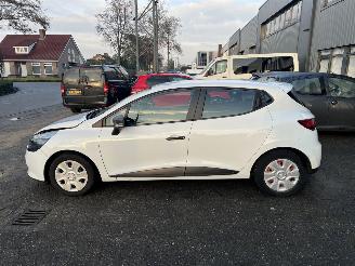 Renault Clio 0.9 TCe Authentique picture 2