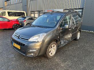 damaged passenger cars Citroën Berlingo 1.2 PureTech XTR 2016/5