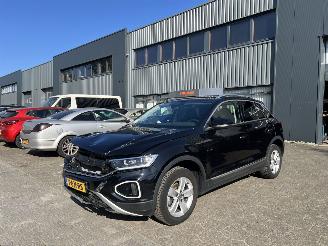 Vaurioauto  passenger cars Volkswagen T-Roc 1.0 TSI STYLE 2022/9