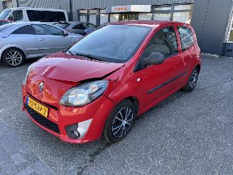 skadebil auto Renault Twingo II 1.2-16V Authentique 2010/2