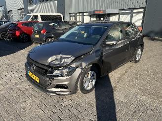 Schadeauto Volkswagen Polo 1.0 MPI Trendline 2020/1