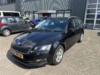 Voiture accidenté Skoda Octavia 1.0 TSI Greentech Ambition 2019/4